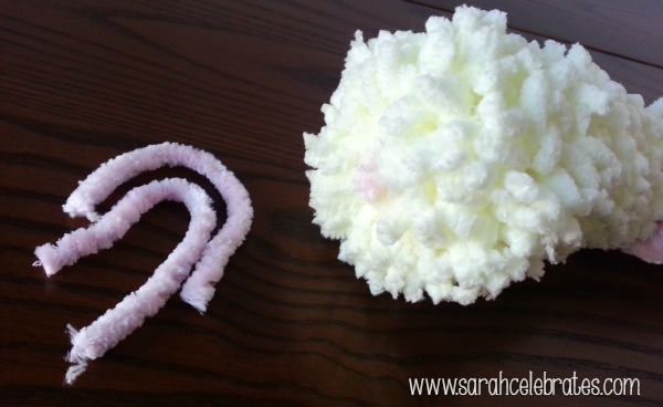 Yarn Snowmen With Hats - Snip ends |Sarah Celebrates