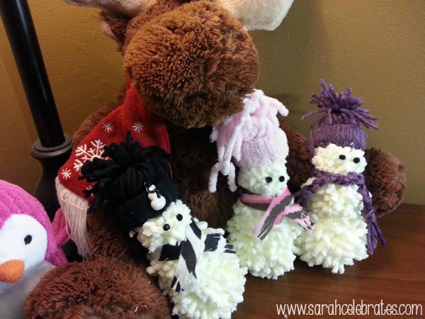 Yarn Snowmen With Hats - Snowmen all dolled up |Sarah Celebrates