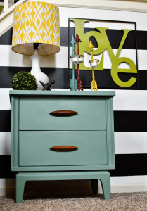 Chalk paint retro table makeover | A #2usestuesday Sarah's Special